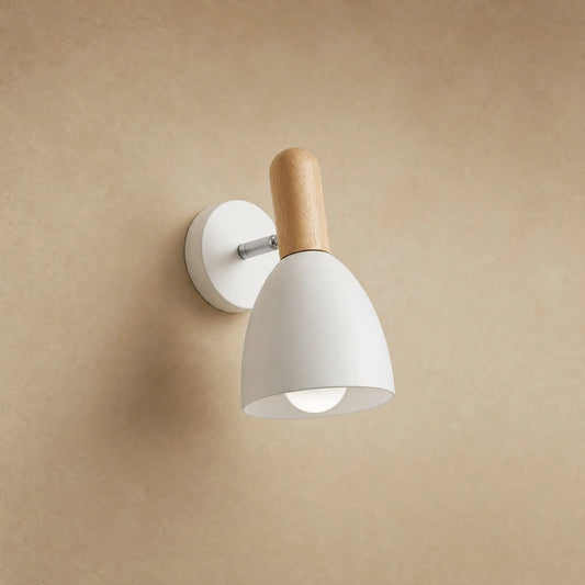 Applique murale scandinave Anveli, abat-jour blanc mat et bois clair, tête inclinable | Delvanie