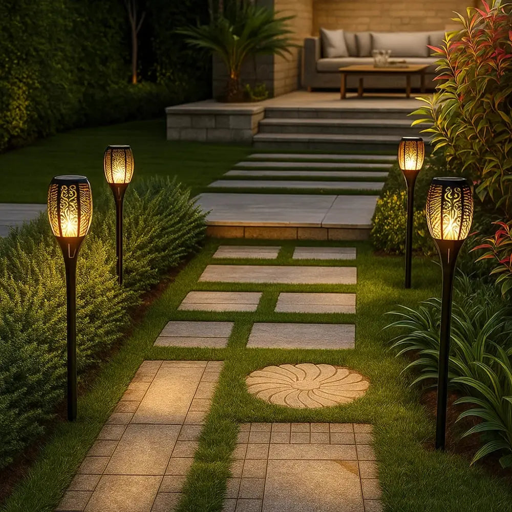 Lampe Solaire Extérieure <br> Lumière Vacillante | SolarFlame | Delvanie