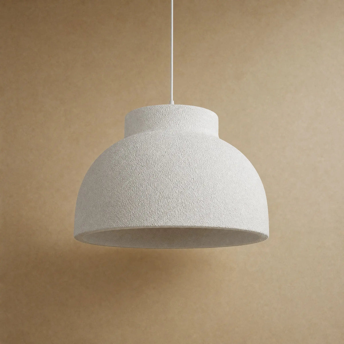 Lustre chambre wabi-sabi Nivoya blanc, dôme crépi sculpté à la main