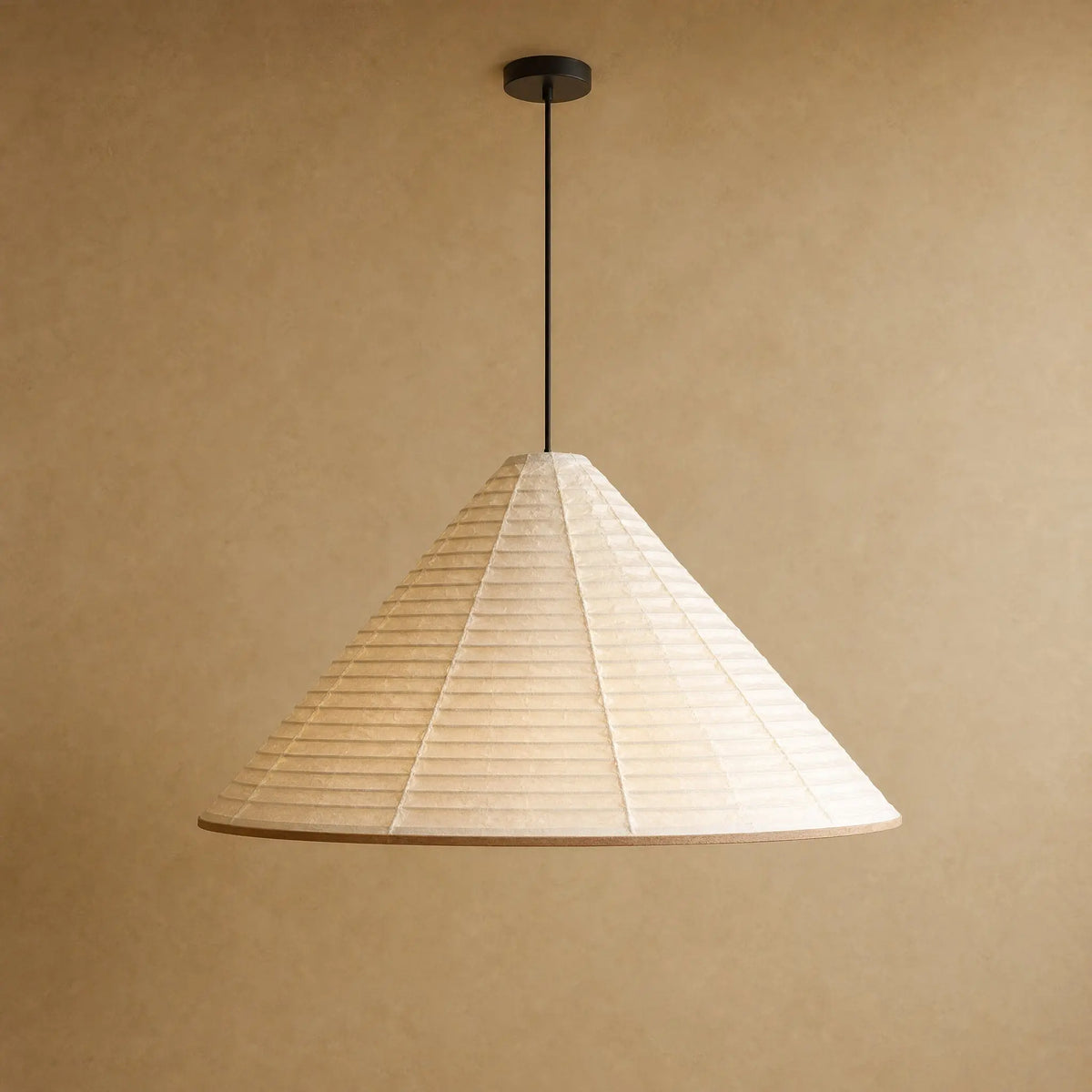 Lustre salle a manger en papier de riz, cone plisse ecru Yumea