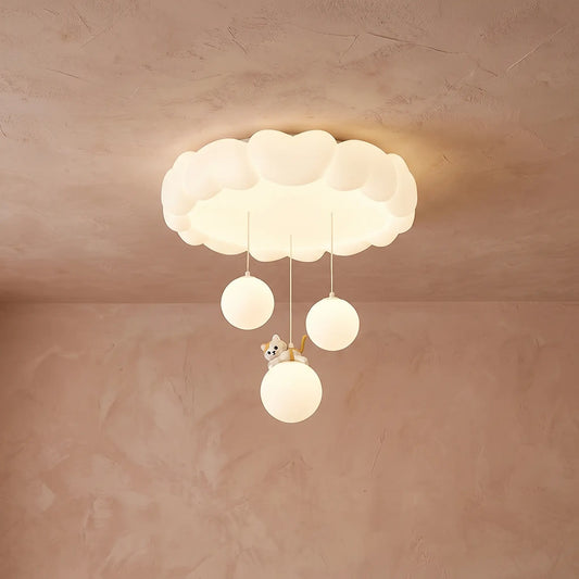 Plafonnier Célyna Nuages, installé au plafond, allumé, fond plâtre rose-beige