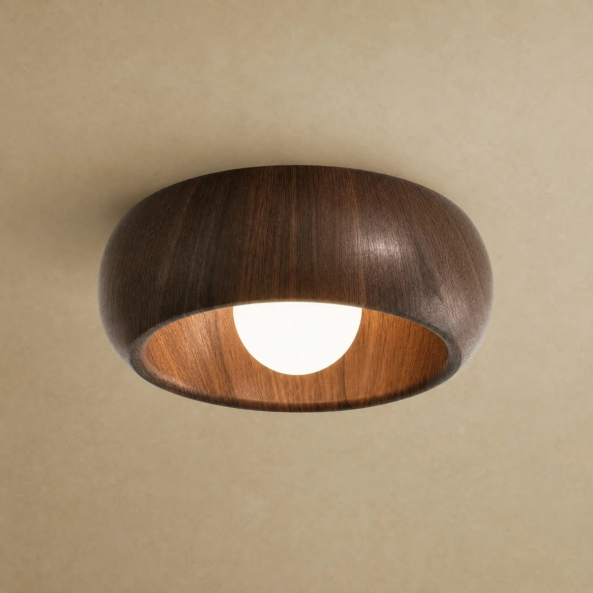 Plafonnier vintage Nocelya finition Noyer, galbe effet grain de bois, packshot | Delvanie