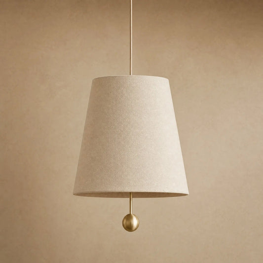 Suspension abat-jour Tissandre en toile écrue, cône Ø 30 cm et bille dorée | Delvanie
