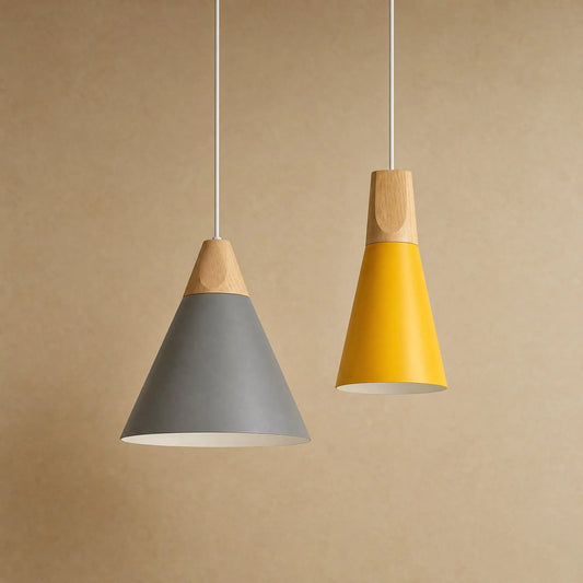 Suspension scandinave Askelya, duo cône gris et fuseau jaune en bois massif et fer laqué | Delvanie