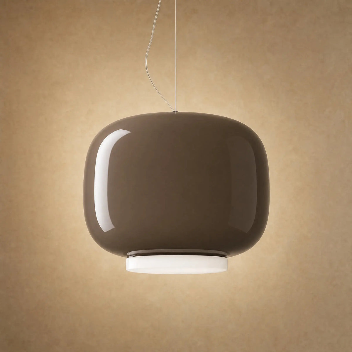 Suspension en verre coloré moka Ø 30 cm, diffuseur opalin | Delvanie