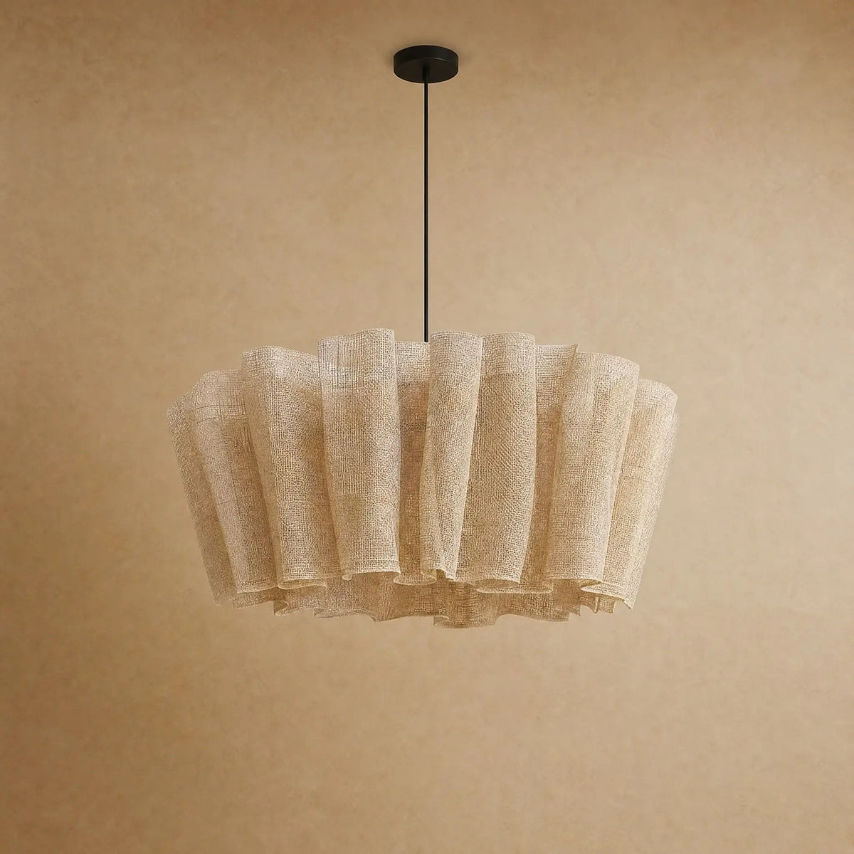 Suspension en tissu plissé Rinaya coloris Naturel, packshot studio
