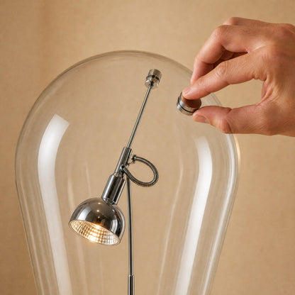 Détail du palet aimanté qui oriente le projecteur à travers le verre | Delvanie