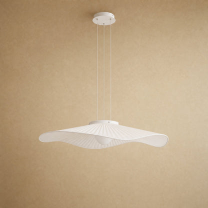 Suspension blanche Namiyo, voile de tissu plissé cintré en vague, montage suspendu | Delvanie