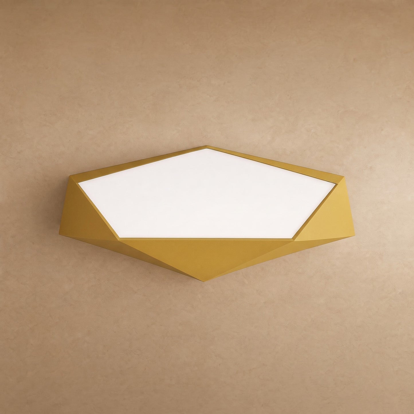 Plafonnier plat pentagone facetté jaune, packshot | Delvanie