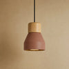 Suspension béton Terracotta à cône brut et cylindre de bois clair | Delvanie