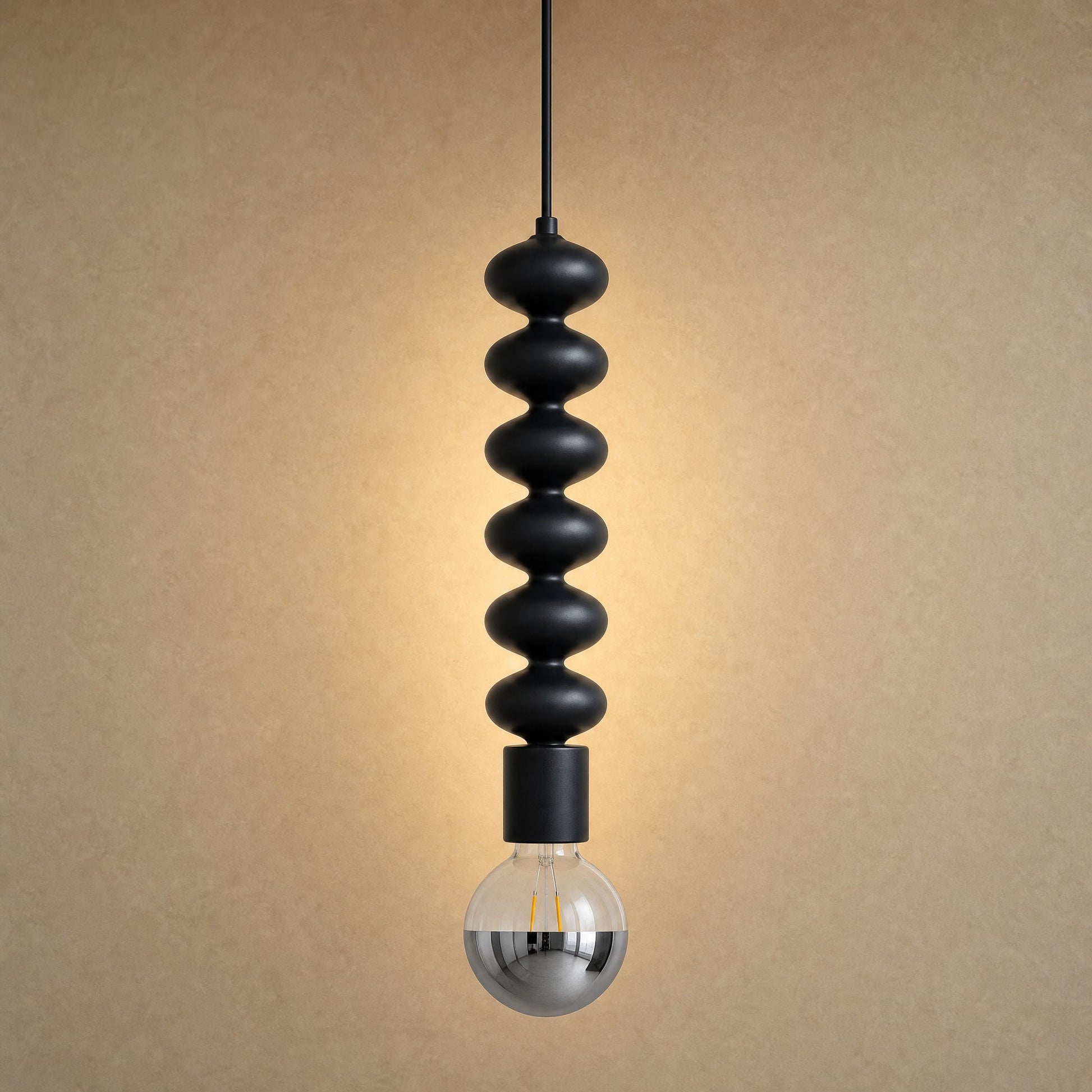 Suspension Tamayu en noir mat avec globe demi-miroir | Delvanie