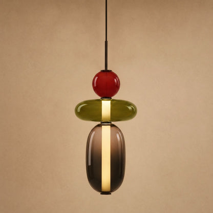 Suspension verre coloré Zuccara, trois perles rouge, olive et fumé, hauteur 37 cm | Delvanie
