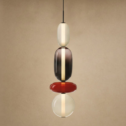 Suspension verre coloré Zuccara, quatre perles fumé, rouge et crème, hauteur 59 cm | Delvanie