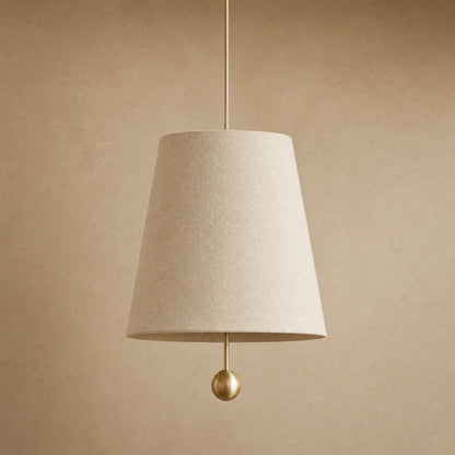 Suspension abat-jour Tissandre en toile écrue, cône Ø 30 cm et bille dorée | Delvanie